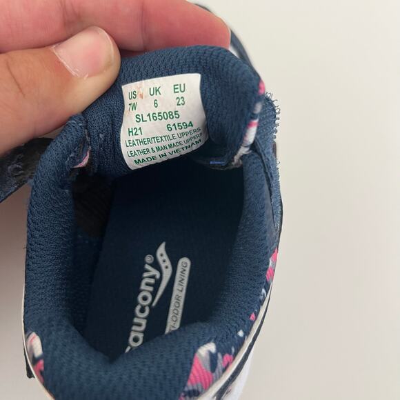 Saucony Ride 10 JR Navy Pink Camo Girls Sneakers Size 7W - Picture 8 of 9
